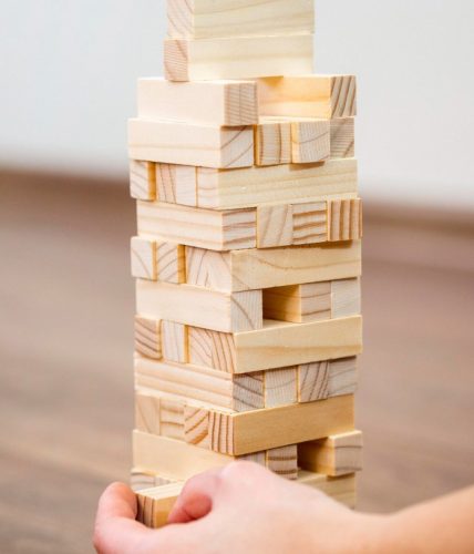 Bloques de construcción estructurados representando la arquitectura del gobierno del dato